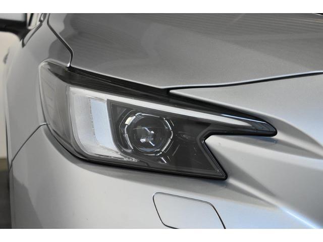 LEDヘッドライトで夜間の運転も安心です