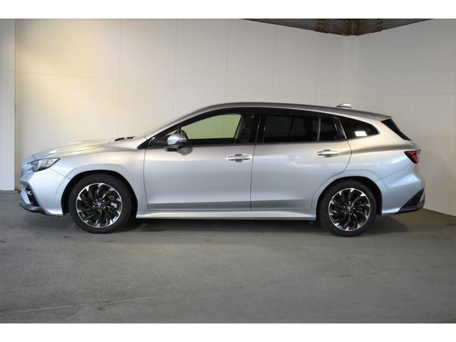 スバルのU-Carは全車、「まごころクリーニング」を実施しております。外装、内装ともにピカピカになるまで徹底的に掃除をしていますのでキレイな状態でお乗りいただけます。