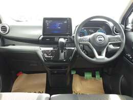 操作しやすい運転席廻り！操作パネルも使いやすい！！ドライブが楽しくなります！