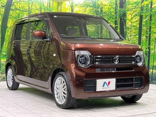 大好評のボディコーティング「弾スプラッシュコート」もご納車までに施工可能。通常のガラスコートと異なる、耐久年数6年の無機質ガラスコーティングが、ボディをキレイな状態に保ってくれます。