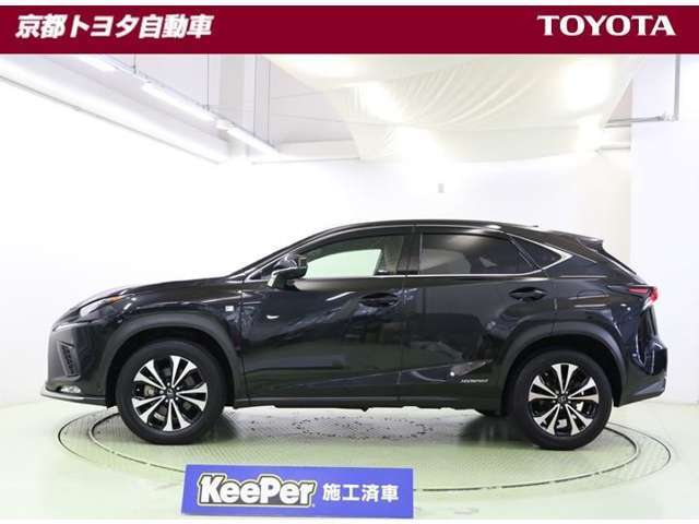 ウィンカーを出さずに車線をはみ出すと、音やディスプレイで警告してくれる【レーンアシスト】、衝突予防および衝突安全システム【PCS】搭載で安心をサポートします。