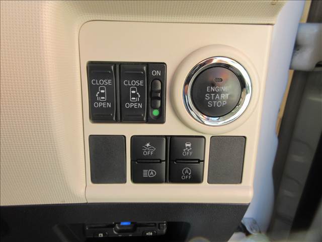 便利で快適な両側パワースライドドア装備！