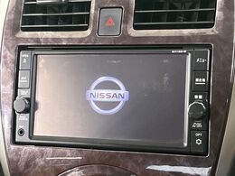 【純正ナビ】人気の純正ナビを装備。オーディオ機能も充実しており、Bluetooth接続すればお持ちのスマホやMP3プレイヤーの音楽を再生可能！毎日の運転がさらに楽しくなります！！