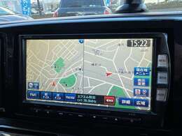 ナビが装備されてますので初めて訪れる場所でも迷わずに目的地に到着できますね♪長距離ドライブでCDも聞くことが出来るので、ドライブも一層楽しくなりますよ♪