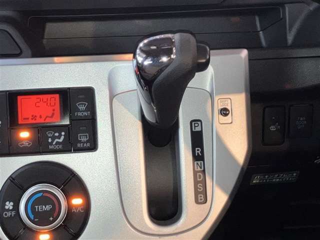 シフト操作もしやすく快適な運転を楽しんでいただけます♪