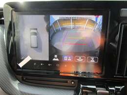全方位カメラ搭載！狭い駐車場でも死角なく全周映し出してくれるので安心です！