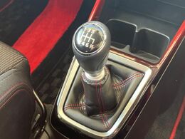 【フロア6速MT】走りの6速MT！！スポーティーな走行をお楽しみいただけます♪