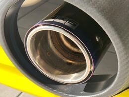 【HKS製マフラー】純正にはない個性あふれる「後ろ姿」を演出するHKS製マフラー付き！ビジュアル・サウンド共にこだわりの一台に仕上がっております♪