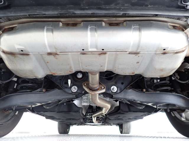 下回りもきれいな本州仕入の車両を揃えております♪　防錆オプションもご用意しておりますので、きれいなうちに施工はいかがですか？