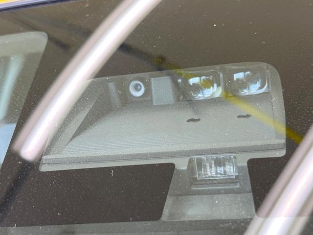【スズキ　セーフティサポート】走行中に前方の車両等を認識し、衝突しそうな時は警報とブレーキで衝突回避と被害軽減をアシスト。より安全にドライブをお楽しみいただけます。