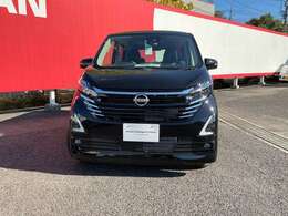 『ワイド保証1年』　日産販売店の中古車には無料で保証が付いています。品質に自信があるから実現した日産ならではの保証です。※一部保証に加入できない車両があります。