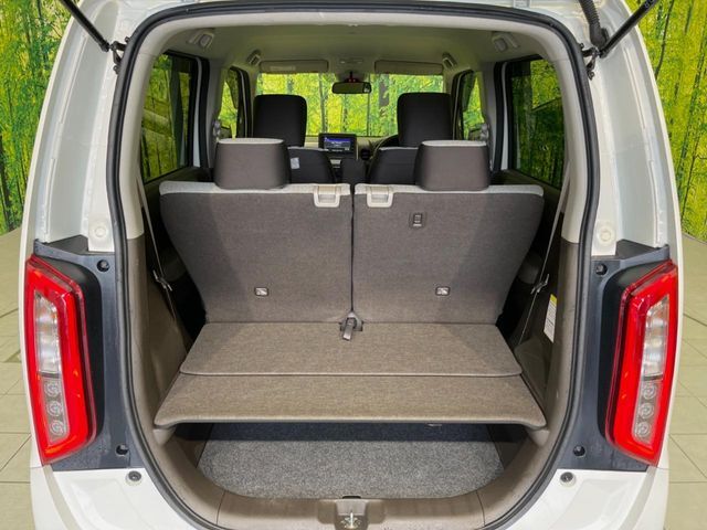 普段のお買い物や通勤、送迎等に十分な荷室スペースを確保しております。セカンドシートを倒すと、大きな荷物の積載も可能です♪
