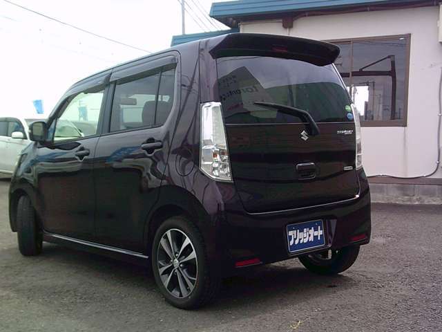 当店の在庫車両は大きく目立つ傷や凹み等は極力修理して綺麗に仕上げてから展示しております。