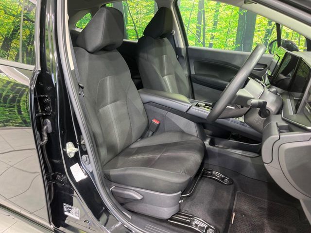 ドライバーによって運転しやすいポジションは異なり、あの車はどうなのか不安なこともありますよね。気になるお車は店頭で乗り込んでご確認いただけます♪