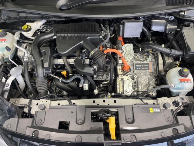 親切・丁寧な専門メカニックスタッフが応対！・車検・点検整備・事故等の修理などアフターサービスも安心。お車のカスタマイズもネクステージのサービススタッフまでご相談ください！
