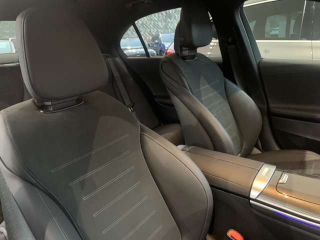 独自の流通ルートにより、他ブランドの輸入車をはじめ国産車も高価で下取をさせて頂きます。高年式、低走行車、大切に扱っていたお車など、出来る限りの努力をさせて頂きますので、まずはご相談ください！