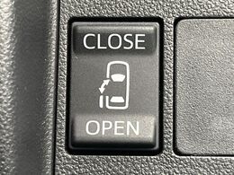 【パワースライドドア】スマートキーや運転席のスイッチでスライドドアの開閉が可能♪電動だから力を入れてドアを開ける必要が無く、小さいお子様でも、重い荷物を持っている時もラクに開け閉めできます♪
