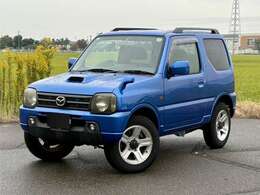 車両の品質管理は室内展示場を完備しておりますので、品質を保った状態の車両をご覧いただけます。