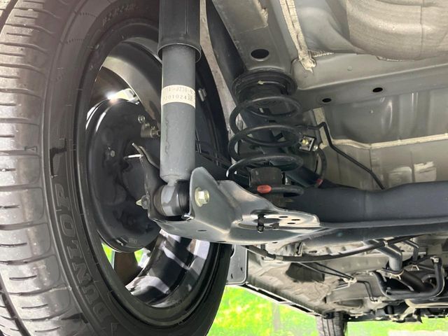 お車を安心してお乗りいただく為には、足回りの定期点検が欠かせません。サービスサポート（有償保証）では無料点検もご提供しており、安心のカーライフをお過ごしいただけるサポート体制が整っています。