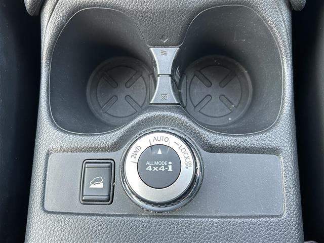 【ドリンクホルダー】日常生活での運転時やドライブに出かける時などの必須アイテムですね！