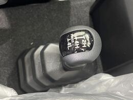 4WDのお車ですので、雪道でも安心です♪降雪地地域にお住まいの方以外にも、ウィンタースポーツが趣味の方や降雪地域へ帰省される機会がある方にもおすすめ！