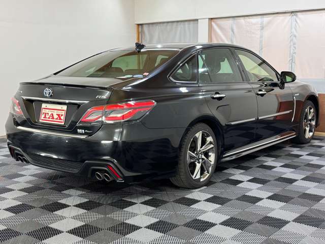 当店は安心のJUメンバーショップ！！JUでの仕入れや下取り車など展示しております☆（JU＝社団法人日本中古自動車販売協会連合会）