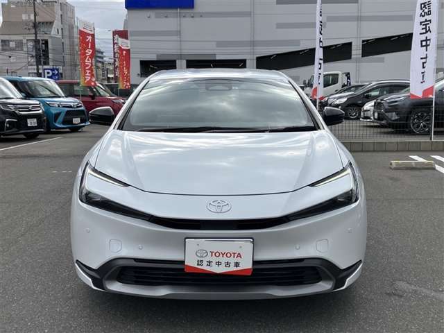 おひとり、恋人、ご友人、ご家族など、少人数でも大人数でもお出かけが楽しめます。この車で楽しいドライビングライフを送りましょう♪