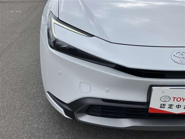 LEDヘッドライトです。デザイン性がよくとても明るいので、夜間の走行や悪天候でも安心です。しかも長寿命！