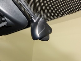 【ドライブレコーダー】もしもの衝突の時、あなたの走行状態をしっかりと記録するドライブレコーダーも付いているので、万が一の時にも安心です。