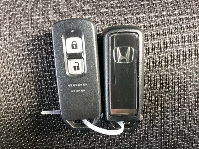 便利なスマートキー2個付きです。