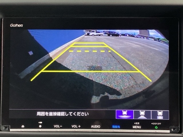 バックカメラも装備しております。車庫入れの苦手なお客様も安心！重宝してくれます！