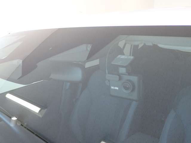 当社では短いサイクルで新しいモデルのレンタカーに入れ替えておりますので、高年式車をご提供出来ます。新車から弊社保有のレンタアップ車ですので今までのメンテナンスもバッチリですよ♪