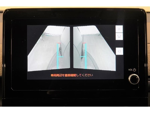 サイドビューで右左折時に運転席からは見えないところも映し出してくれるので安心♪ ※あくまでも補助的な装置なので目視確認もお忘れなく！