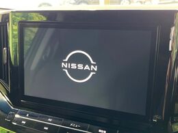 【フリップダウンモニター】大画面モニターで後席でもエンタメをお楽しみいただけます。小さなお子様にも大人気の装備です♪
