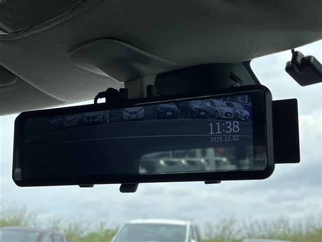 【バックミラー】大きくて見やすいので、後方を見るときも安心です！