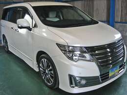 【ライダー　特別装備】●専用シート地（プレミアムホワイトレザーシート＜ギャザー付＞）●専用ドアトリム（ホワイト：合皮、フロントドア、スライドドア）●専用フィニッシャー（杢目金＜もくめがね＞調）