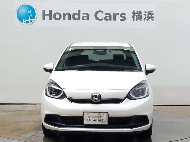 こちらのおクルマはメーカー保証期間内ですので新車一般保証特別保証を継承いたします（一般保証は新車登録月から3年間または走行60000kmまで、特別保証は新車登録月から5年間または100000kmまで）