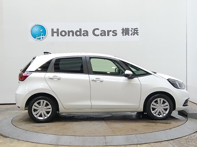 全長399cm、幅169cm、高さ154cmのお車になります。