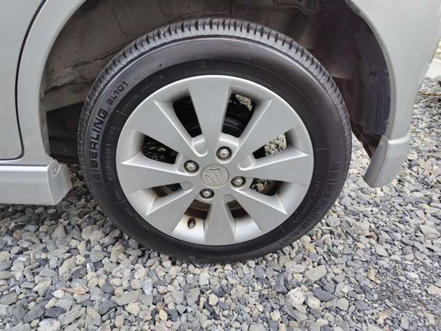 タイヤ2024年製造8部山