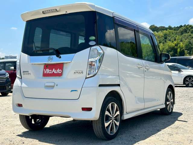★画像や動画を見ただけでお車の検討を進める事に抵抗がある方でも気軽に利用できるオンライン商談ならお車の検討はもちろん営業担当や店舗の様子も生中継でご覧いただけますので安心してお車をご検討頂けます。