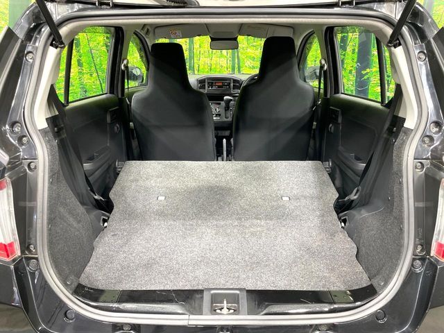 普段のお買い物や通勤、送迎等に十分な荷室スペースを確保しております。セカンドシートを倒すと、大きな荷物の積載も可能です♪