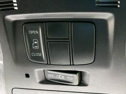 【パワースライドドア】スマートキーや運転席のスイッチでスライドドアの開閉が可能♪電動だから力を入れてドアを開ける必要が無く、小さいお子様でも、重い荷物を持っている時もラクに開け閉めできます♪