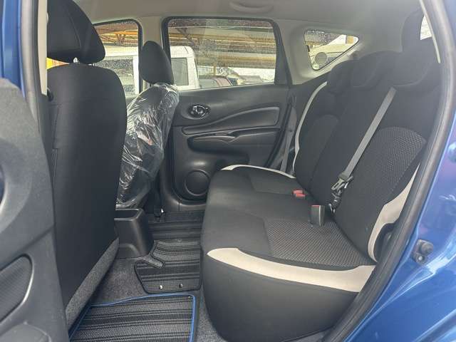 ★5年間新車保障★初度登録から5年間の新車保証が含まれています。長期間、安心してお乗り頂けます！保障費用は支払総額に含まれています！遠方のお客様は保証継承後、お近くのディーラーにて保証が受けられます！