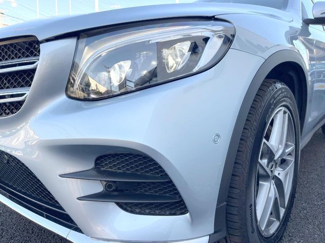 ●LEDヘッドライト：夜間走行時も良好な視界を確保し安心して運転できる高輝度LEDヘッドライトを装備！点灯速度が早く、消費電力も抑えられています。