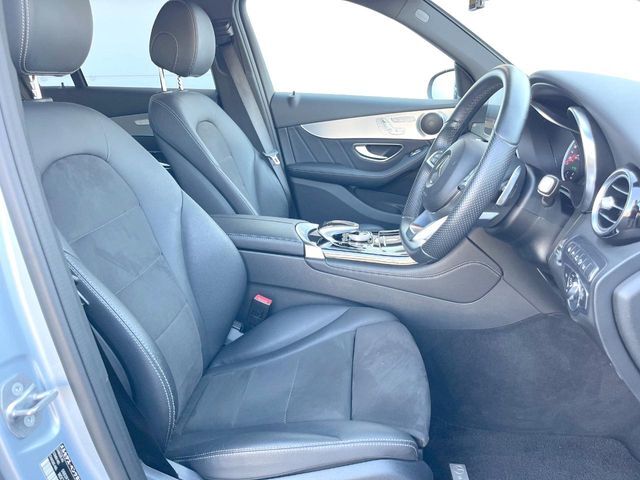 ●ハーフレザーシート：高級感漂うハーフレザーシートは、使用感も少なく良好なコンディションを保っております！その他、気になる箇所がございましたらお気軽にお問合せ下さい！