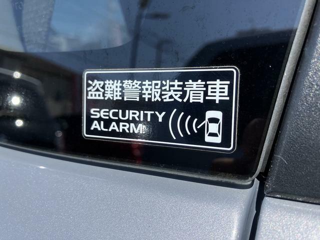 鍵穴に何かを挿しドアを開けた瞬間にホーンで警告！車上荒らし策にセキュリティーアラームシステムを装備！