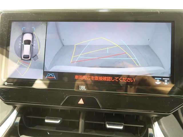 全方位カメラ付きで車庫入れもらくらくです。