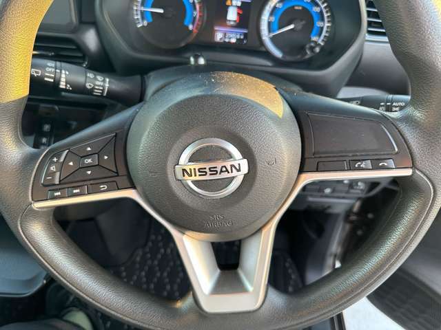 ステアリングスイッチ付きで操作・運転がしやすいハンドルです★