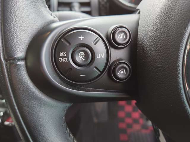 クルーズコントロールはありがたい装備？と言える車です。高速巡行性能はミニの中でもトップですからね、Sともなると。