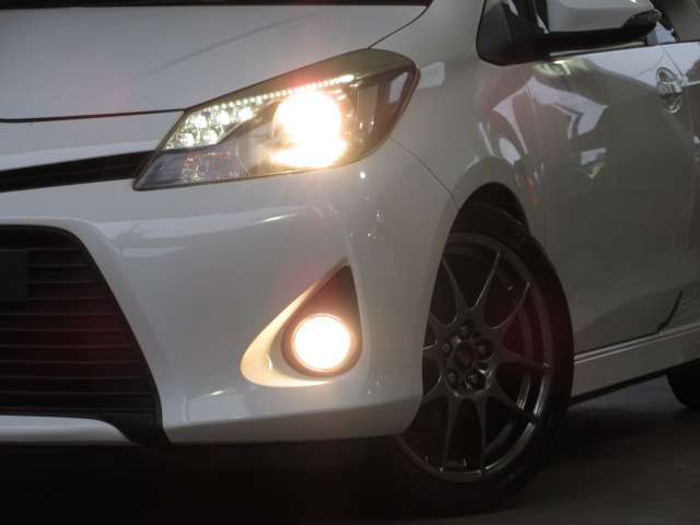 暗い夜道でも視界良好な、AUTO付ヘッドライト/フォグ☆